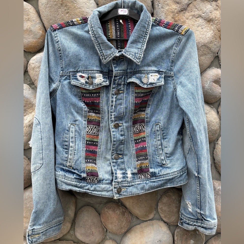 FREE PEOPLE Distressed Denim Multicolor Embroidered Aztec/Baja/Hippie Boho Coat